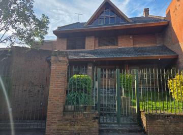 Casa de 6 ambientes, San Fernando · San Fdo. Venta. Excelente Casa Estilo Clasico C/sala de Juegos/playroom/piscina