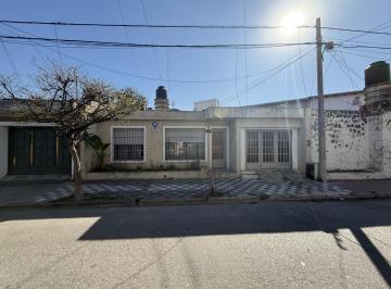 Casa · 114m² · 5 Ambientes · 1 Cochera · Casa en Venta en Marechal.