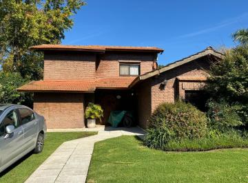 Casa · 250m² · 6 Ambientes · 2 Cocheras · Casa en Venta en Campo Chico Sobre Doble Lote