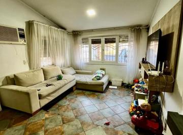 Casa · 125m² · 4 Ambientes · 1 Cochera · Venta Casa Tres Dorm. con Cochera Patio en Barrio Las Heras