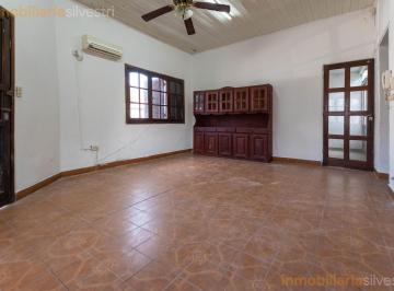 Casa · 83m² · 3 Ambientes · 1 Cochera · 12 Esquina 33 La Plata - Casa de 2 Dorm. en Venta