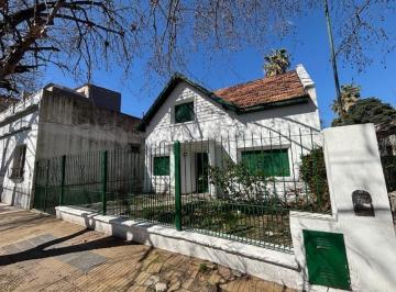 Casa · 95m² · 4 Ambientes · 2 Cocheras · Casa en Temperley Este