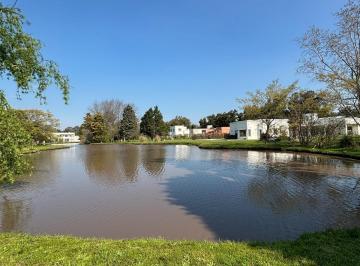 Terreno · 1350m² · Venta Lote 1° Linea de 1350 m² en Las Casuarinas Pilar del Este