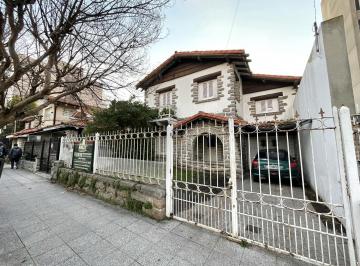 Terreno · 214m² · Chalet con Lote Apto Para Desarrollo de Propiedad Horizontal.