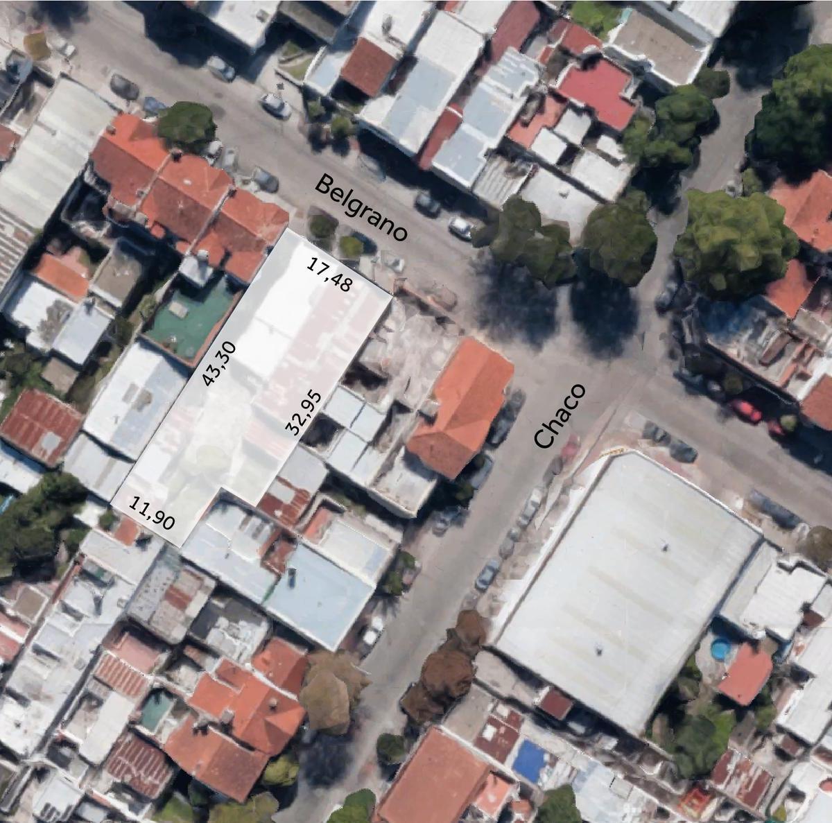 Lote en forma de martillo de 660 m² en zona R4 — cerca de Av. Luro