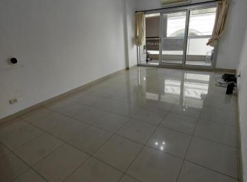 Departamento · 100m² · 3 Ambientes · Paso 700 - Balvanera - Departamento 3 Amb C/dependencias 110 m² * 1º Piso