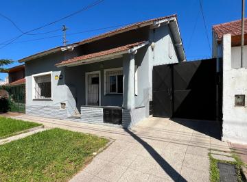 Casa · 165m² · 6 Ambientes · 8 Cocheras · Se Vende (Retasada!) Casa + Chalet + Taller + Garajes. Muy Buen Estado! Bolivar 7700. Mar del Plata