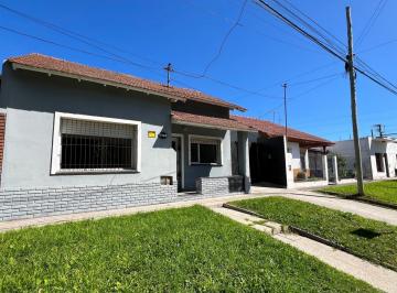 Casa · 165m² · 6 Ambientes · 8 Cocheras · Se Vende (Retasada!) Casa + Chalet + Taller + Garajes. Muy Buen Estado! Bolivar 7700. Mar del Plata