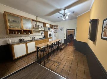 Casa · 160m² · 7 Ambientes · 1 Cochera · Retasada: 3 Dorm., Garage y Terraza en Arroyito Río