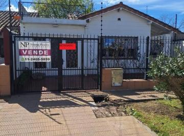 Casa de 3 ambientes, Florencio Varela · Casa en Venta, Calle Saladillo, bosques.