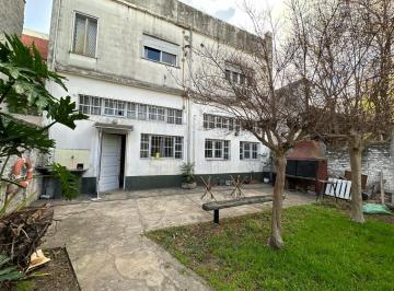 Casa · 220m² · 4 Ambientes · 4 Cocheras · Casa - Villa Ballester 4 Ambientes en Venta