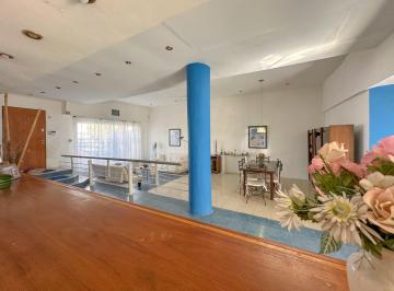 Casa · 160m² · 4 Ambientes · 1 Cochera · Casa en Venta en Lanus Oeste 4 Ambientes