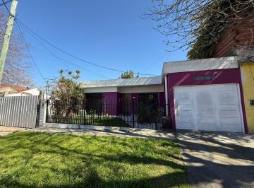 DVL-DVL-601_2 · Venta de Casa Tres Ambientes con Pileta, El Palomar.