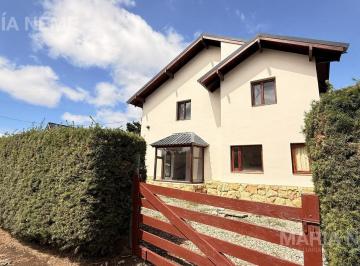 Casa · 211m² · 8 Ambientes · 4 Cocheras · Dos Dúplex Más Monoambiente en Dina Huapi