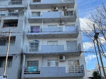 Departamento · 42m² · 2 Ambientes · 1 Cochera · Departamento en Planta Baja Contrafrente, Ingreso por Palier