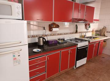 Casa · 200m² · 6 Ambientes · 1 Cochera · Casa en Mendoza