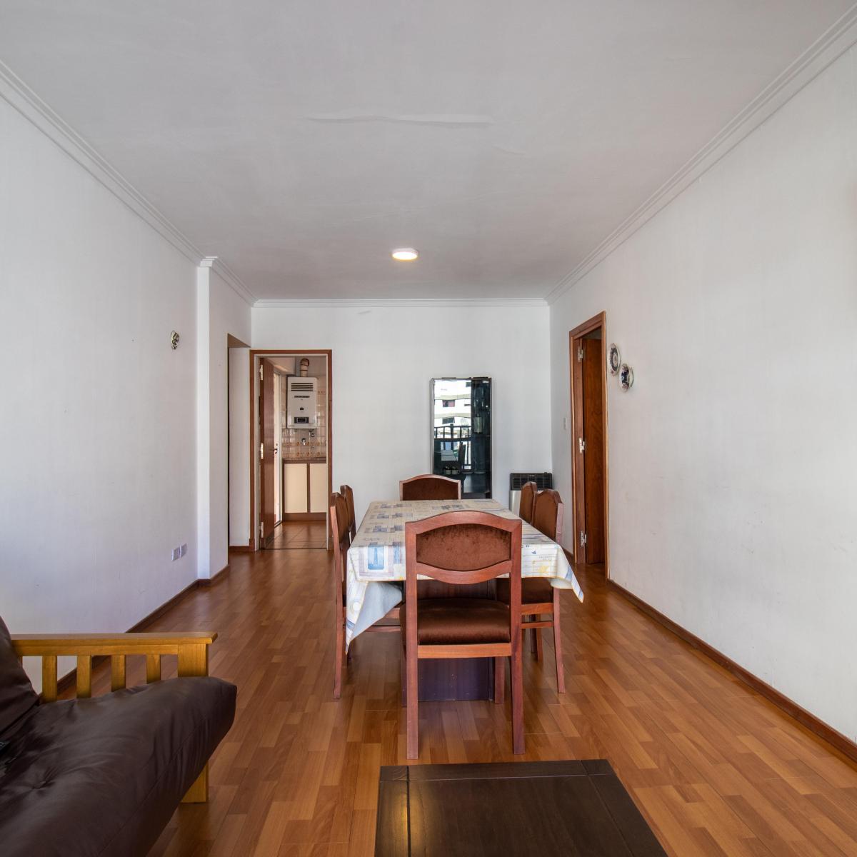 Depto 3 amb, 60m² con cochera y ascensor — Centro