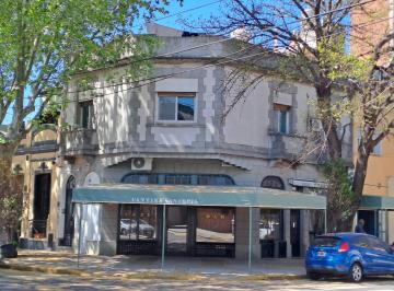 Casa de 3 ambientes, Villa Devoto · PH en Venta con Terraza Propia y Parilla!