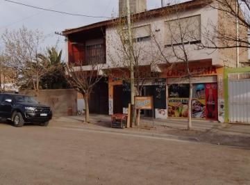 Casa de 4 ambientes, Cipolletti · Casa con Salón Comercial