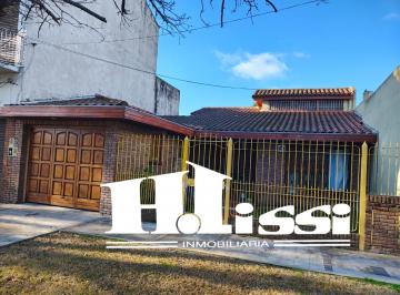 Casa · 5025m² · 7 Ambientes · 2 Cocheras · Chalet en Temperley Este