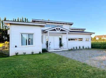 Casa · 150m² · 4 Ambientes · Casa Chalet en Alq. Temporario en Golf 1, Costa Esmeralda, Costa Atlántica