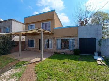 Casa · 440m² · 6 Ambientes · Casa en Venta, Lezica y Torrezuri - Lujan