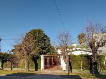 Casa de 7 ambientes, La Plata · Casa en Venta 4 Dorm - Sobre 2 Lotes - 423 E 6 Bis y Cno Centenario - Villa Elisa