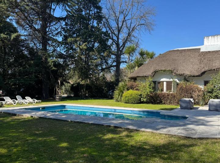 Casa · 156m² · 4 Ambientes · 1 Cochera