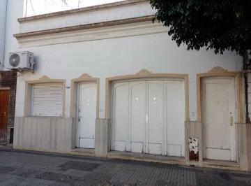 Casa · 170m² · 4 Ambientes · Casa Calle 49 E/ 19 y 20