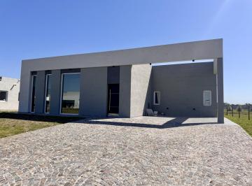 Casa · 143m² · 5 Ambientes · 2 Cocheras · Casa en Venta Barrio San Simon Canning