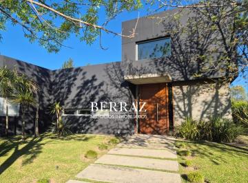 Casa · 282m² · 5 Ambientes · 4 Cocheras · Casa Venta 3 Dorm. Barrio San Isidro Labrador Lote de 750 m² Villanueva Tigre