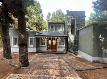 Casa · 198m² · 6 Ambientes · 1 Cochera · Casa en Alq. Temporario en Costa Esmeralda, Costa Atlántica, Buenos Aires