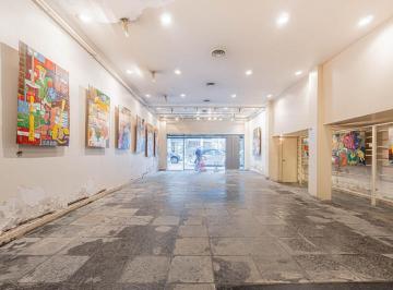 Local comercial · 420m² · Alquiler. Edificio de Local Comercial y 2 Pisos. Paraguay y Esmeralda