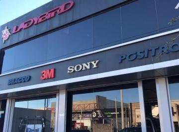 Bodega-Galpón · 240m² · 4 Ambientes · 10 Cocheras · Local - La Plata