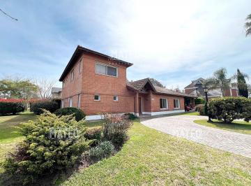 Casa de 6 ambientes, Moreno · Solido Chalet con Excelente Ubicacion