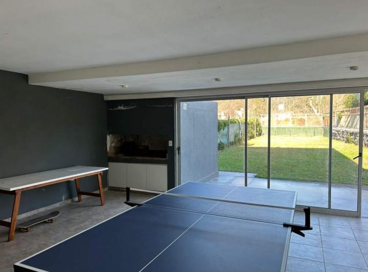 Casa · 200m² · 8 Ambientes