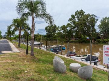 Casa · 135m² · 4 Ambientes · 3 Cocheras · Casa en Venta en Vila Marina I, Villanueva, Tigre