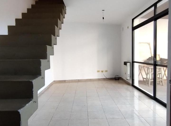 Casa · 69m² · 4 Ambientes · 1 Cochera