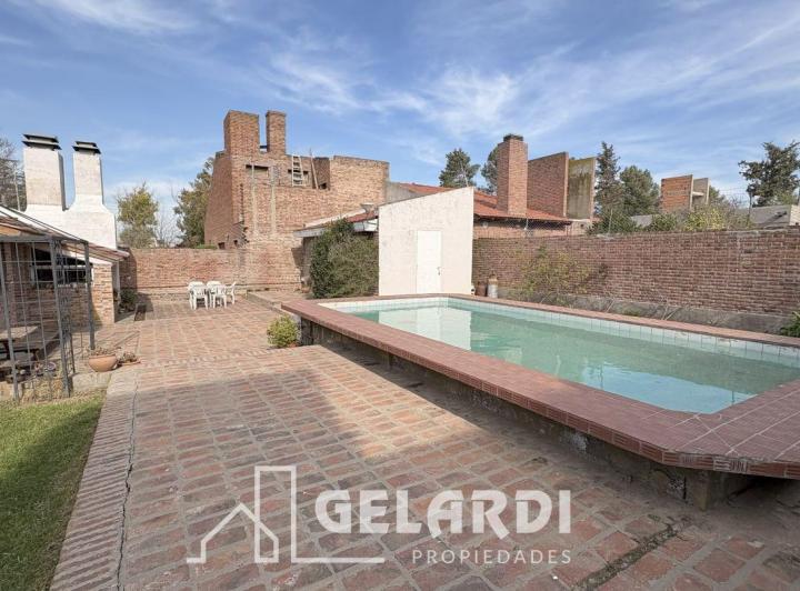 Casa · 167m² · 4 Ambientes · 1 Cochera
