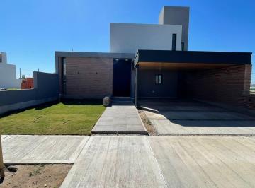 Casa · 189m² · 7 Ambientes · 2 Cocheras · Casa en Cordoba Capital