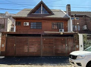 Casa de 4 ambientes, Vicente López · Excelente Duplex en 3 Plantas Reciclado a Nuevo