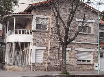 Casa de 5 ambientes, Mar del Plata · Chalet en Esquina 4 Ambientes - 3 Baños
