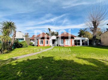 Casa · 150m² · 4 Ambientes · 2 Cocheras · Casa 4 Ambientes en Venta Apta Credito El Carmencito