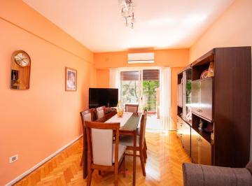 Departamento de 3 ambientes, Almagro · 3 Ambientes Impecable Patio C/parrilla - Piso 1º Contrafrente - Apto Credito