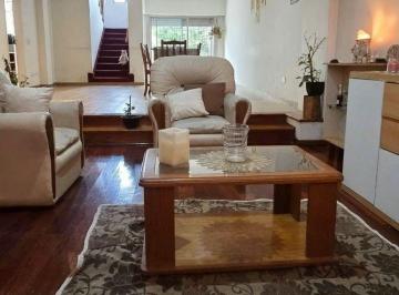 Casa · 294m² · 6 Ambientes · 1 Cochera · Casa en Venta Ezpeleta 4 Dorm. 2 Baños