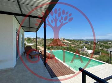 Exterior y pileta · Impecable Inmueble a Estrenar en Estancia Vieja