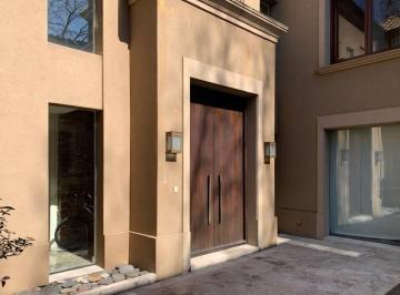 Casa · 300m² · 5 Ambientes · 1 Cochera · Casa en Alquiler Ubicado en El Talar de Pacheco, Zona Norte