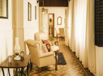 Casa · 220m² · 4 Ambientes · 2 Cocheras · Casa en Venta Quilmes Centro 3 Dorm. Garage