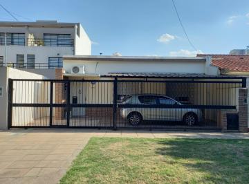 Casa de 4 ambientes, Morón · Casa 4 Ambientes con Parque en Castelar