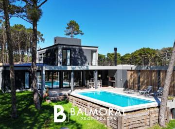 BML-BML-1240_2 · Importante Casa en Barrio Los Pioneros en Venta